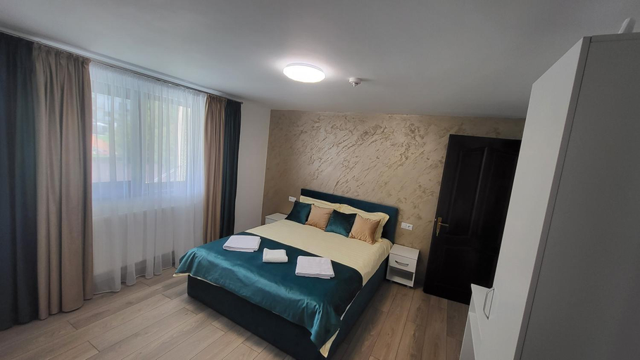 Others 4, Pensiunea Noblesse, Calimanesti