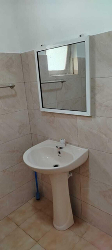 Bathroom 4, Hotel Lakeside, N. Palatha East