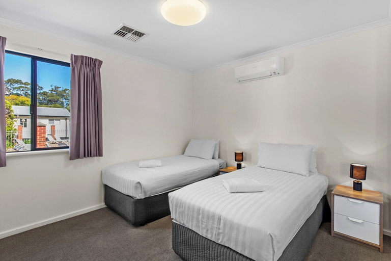 Bedroom 2, Discovery Parks - Perth Airport, Kalamunda