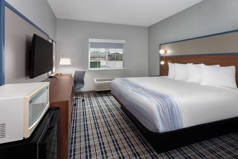 Bedroom 3, AmericInn Eagle by Wyndham River Downtown, Vilas