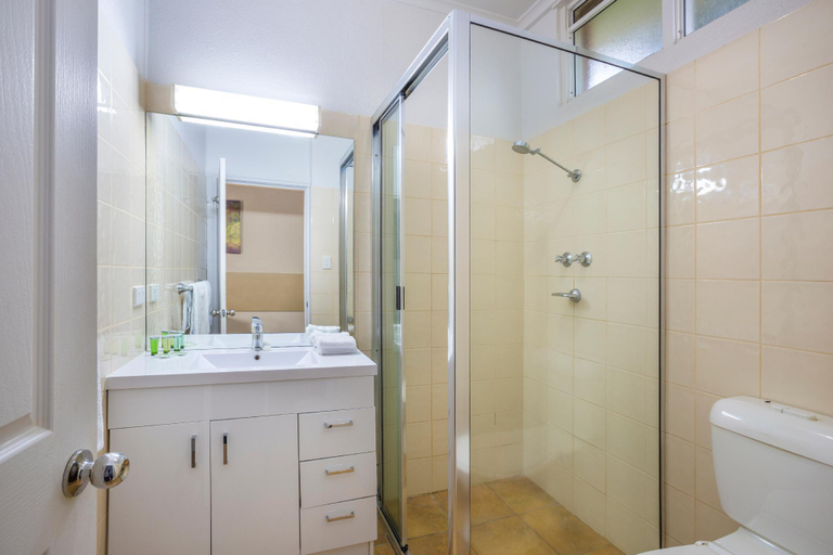 Bathroom 4
