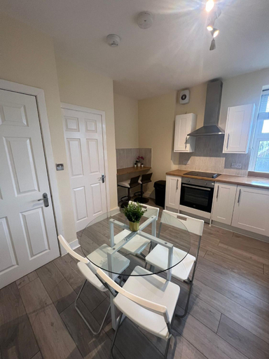 3, Stunning Wembley Stadium Flat, London