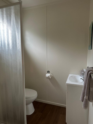 Others 3, Remuera Motor Lodge, Waitakere