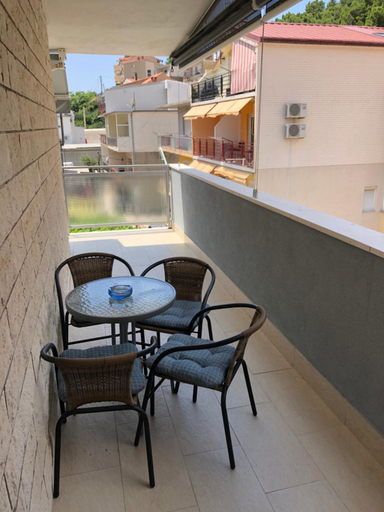Others 4, Omis - private Ensuite room with balcony - hotel style, Omiš