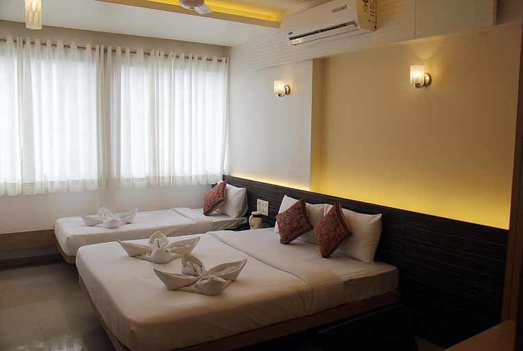 Bedroom 3, Hotel Saiprasad Executive, Solapur (Pure Veg Hotel), Solapur