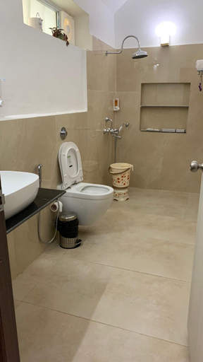 Bathroom 3, Bhil's Kabeela, Mandla