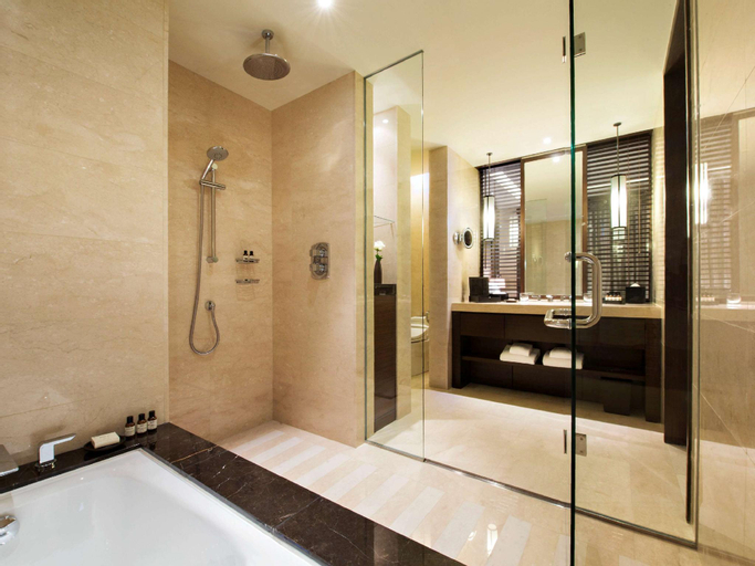 Bathroom 16
