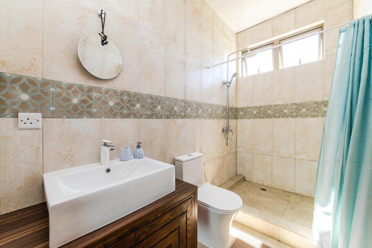 Bathroom 3, Villa Trou d'Eau Douce, Flacq