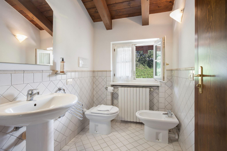 Bathroom 4, Villa Gasco With Pool, Verona