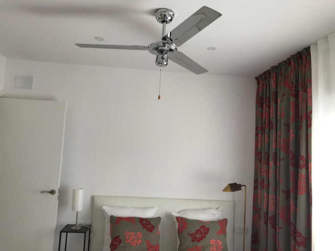 Others 2, Campagne luxueuse de Sitges, Barcelona