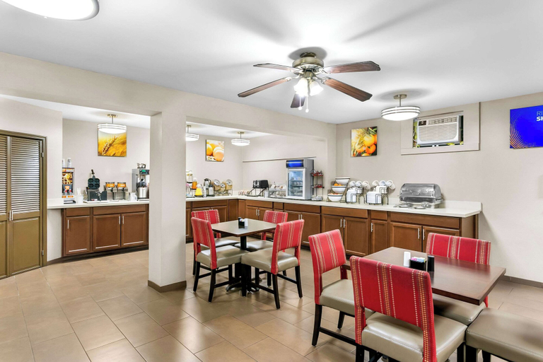 Food & Drinks 5, Comfort Inn Red Horse Frederick, Frederick