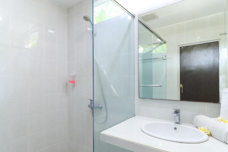 Bathroom 9