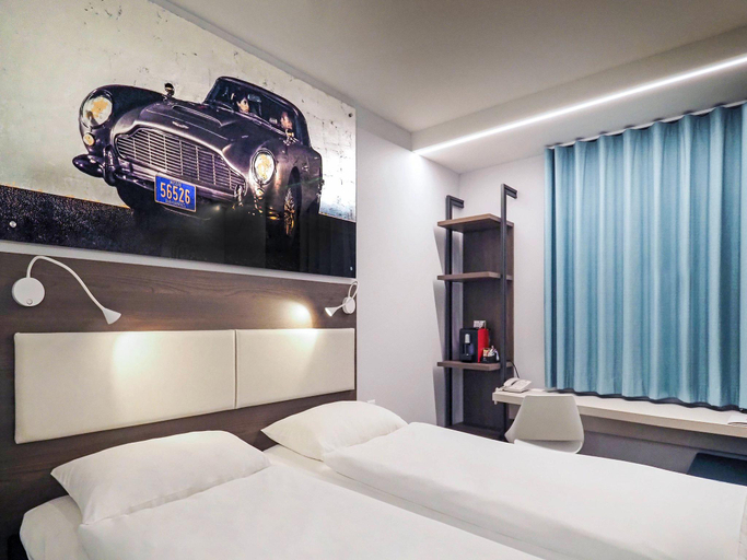 Bedroom 13
