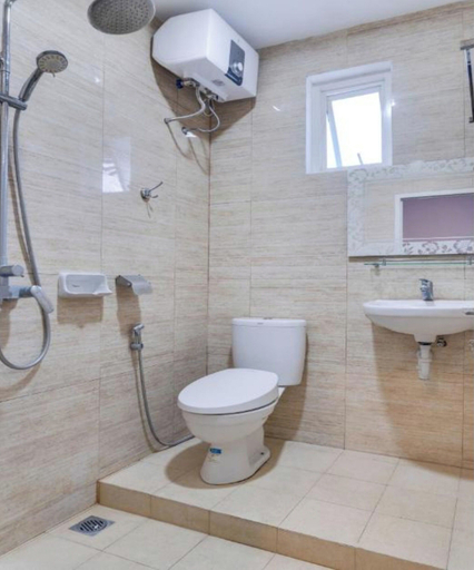 Bathroom 4, Hotel O Kate'el Inn, Banyuwangi