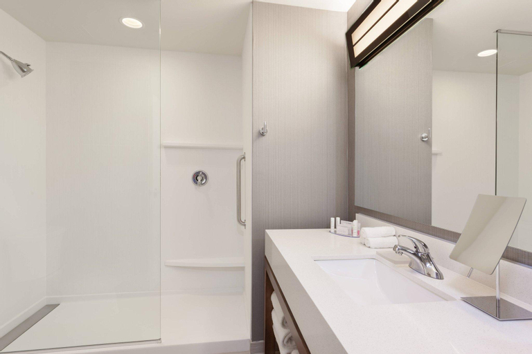 Bathroom 11