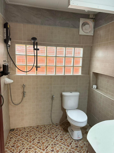 Bathroom 2, บ้านยายโฮมเทล Baan yai hometel, Muang Nakhon Phanom