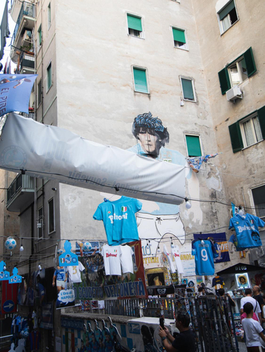 Others 2, Residence El Diez, Napoli