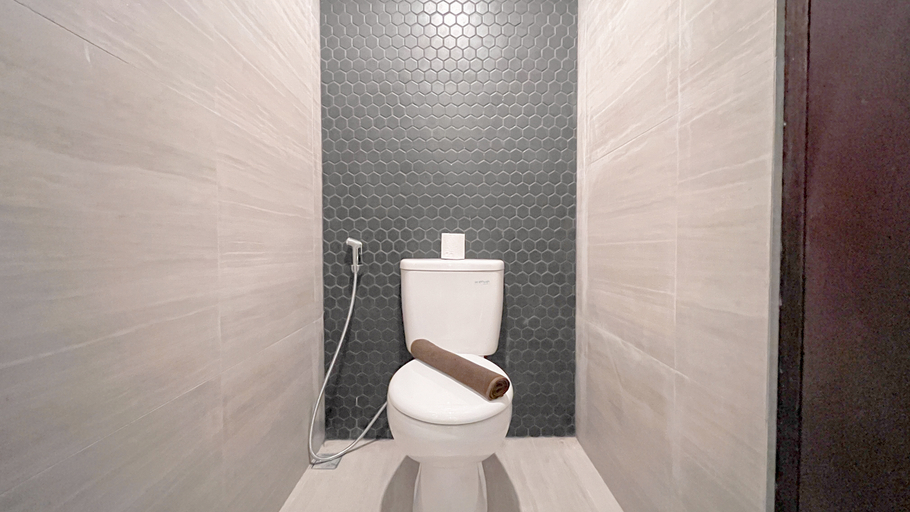 Bathroom 5, Studio Room Near Bali Collection at Skales Residence, Badung
