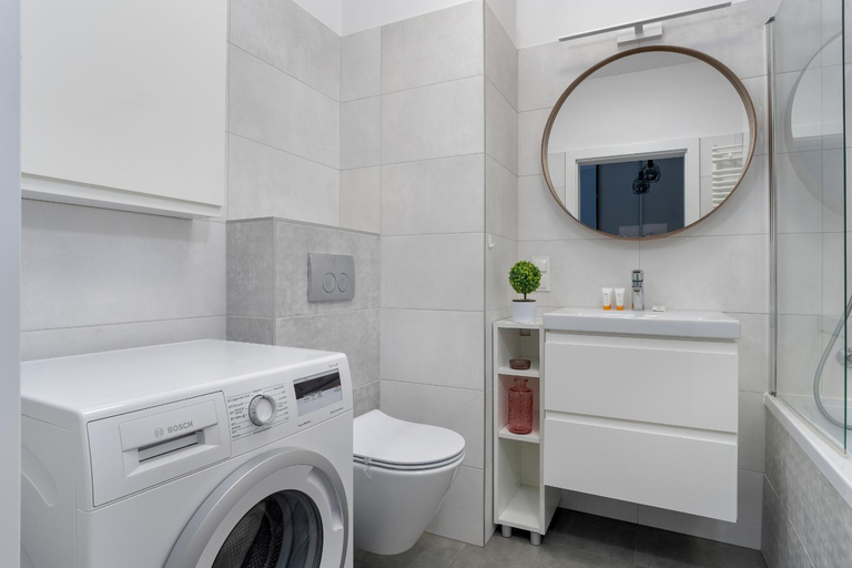 Bathroom 5, Stylish & Comfy Garbary Apartments with Parking by Noclegi Renters, Poznań City