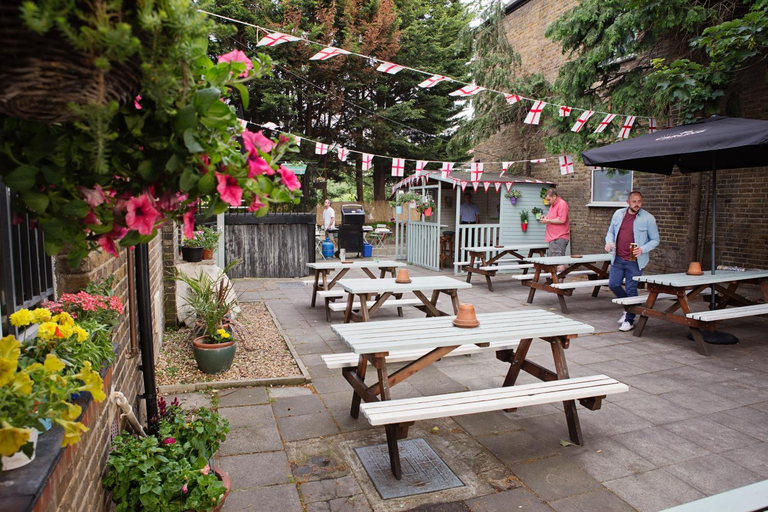 Others 3, The Milford Arms, London