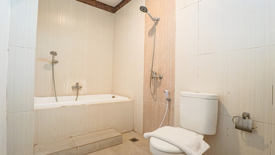 Bathroom 7