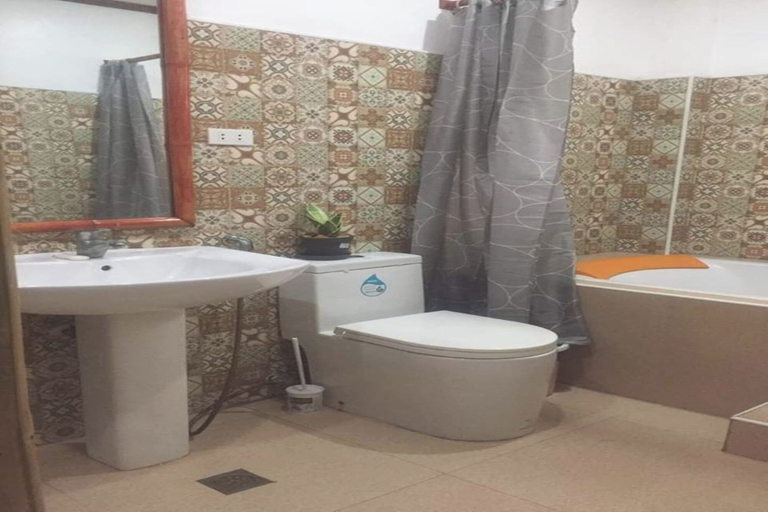 Bathroom 5, Avila's Hostel Moalboal near Beach, Moalboal