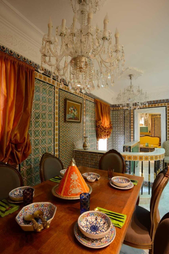 Food & Drinks, Dar Essalem, Carthage