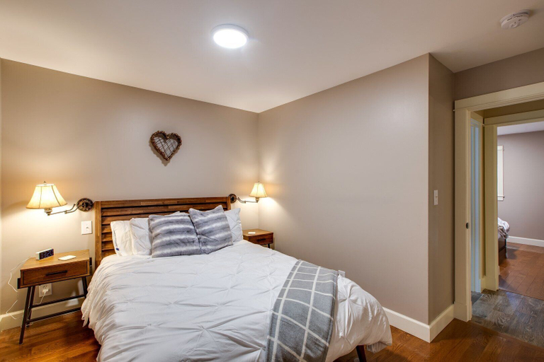 Bedroom 5, 69SL - Upscale - Hot Tub - Wi-Fi - BBQ - Sleeps 8, Whatcom
