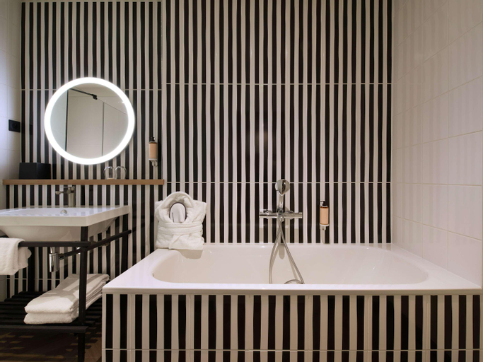 Bedroom 4, Mercure Grand Hotel Metz Centre Cathédrale, Moselle