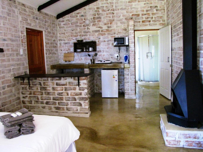 Others 3, Stonefly Cottages, Nkangala