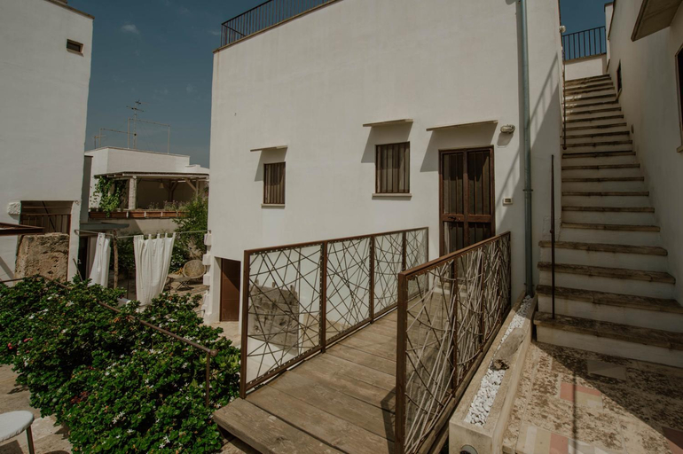 Exterior & Views 1, GuestHost - Corte 14 15 - Apartments with terrace and pool, Lecce