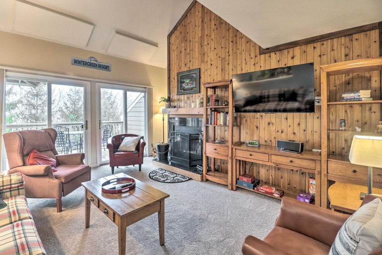 Others 4, Wintergreen Resort Retreat w/ Skiing Access!, Nelson