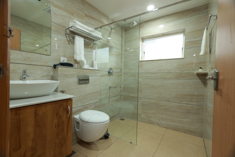 Bathroom, Hotel Floral Palace, Kottayam