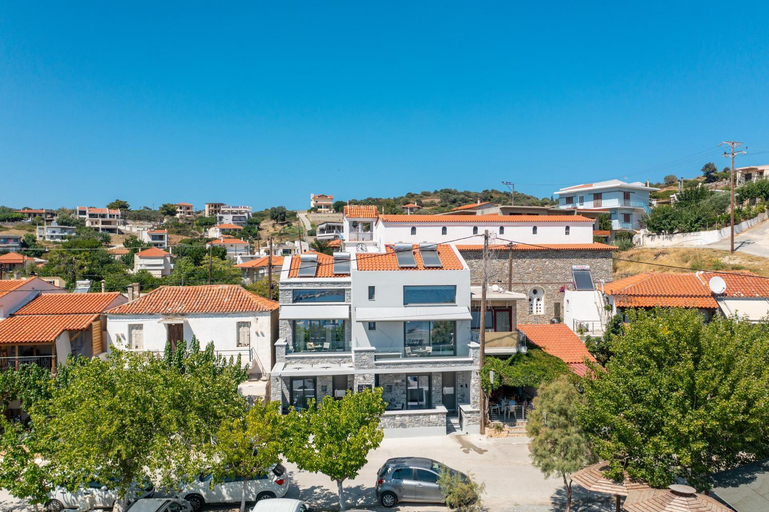 Others 2, La Perla Suites, Central Greece