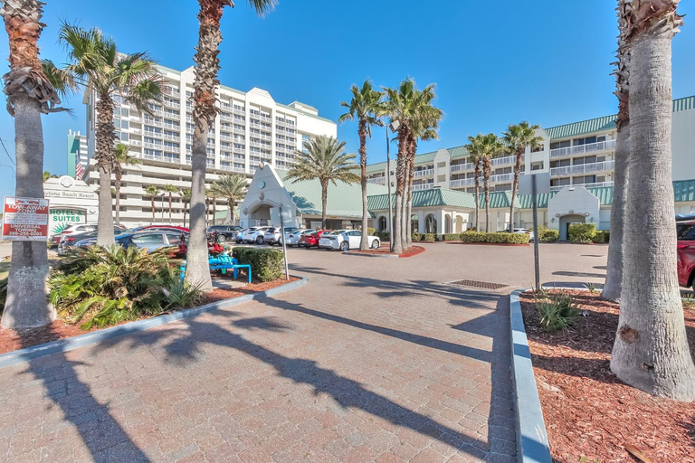 Others 4, Direct Oceanfront Condo, Daytona Beach, sleeps 6 - with pool, Volusia