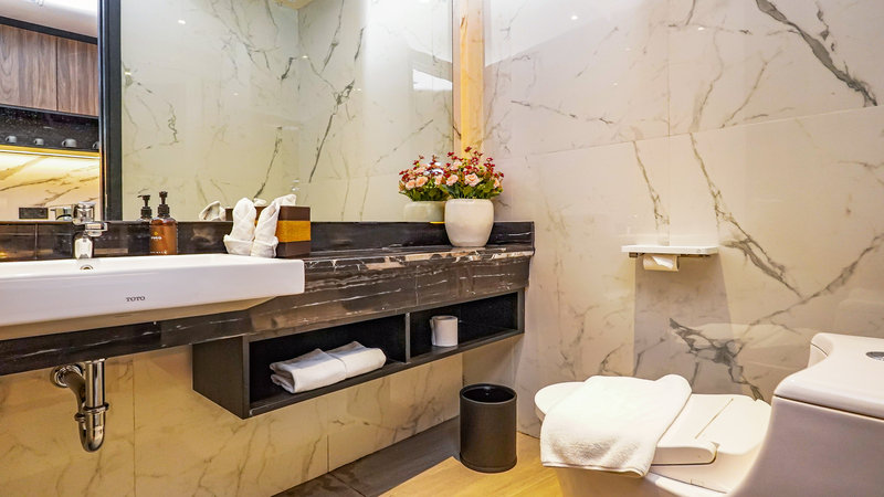 Bathroom 10