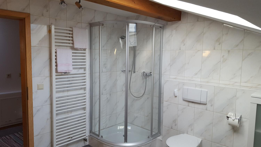 Bathroom 2, Ferienwohnung Zillnhausl, Berchtesgadener Land