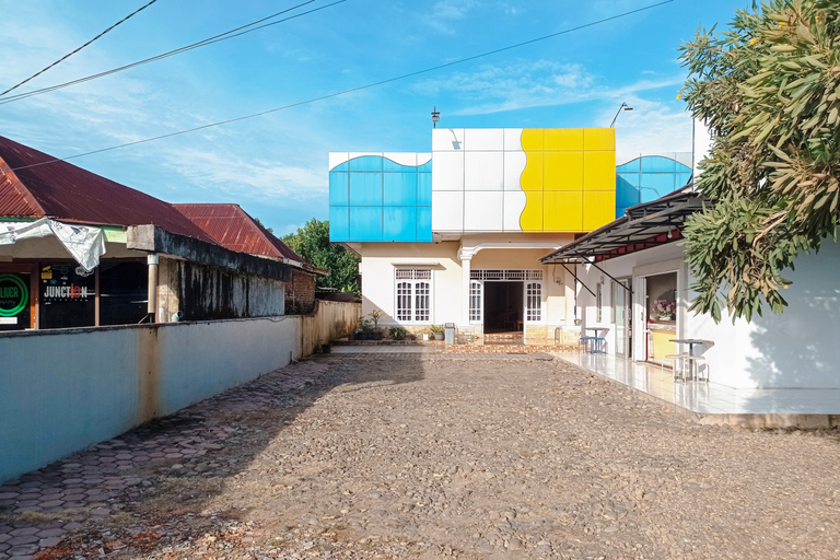 Exterior & Views 2, RedDoorz Syariah @ Hotel Dafiz Ananda Ujung Padang, Mukomuko