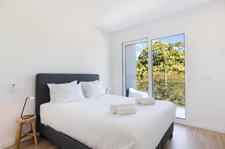 5, Ocean Views - New Private Condominium with Pool & Sea Views, Nazaré