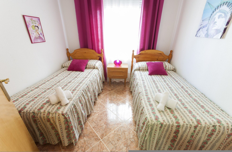 Bedroom 2, Apartment Niza in Grau i Platja, Valencia