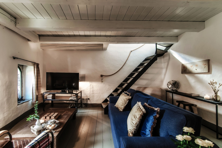 Living area 3, Casa Isola, Como
