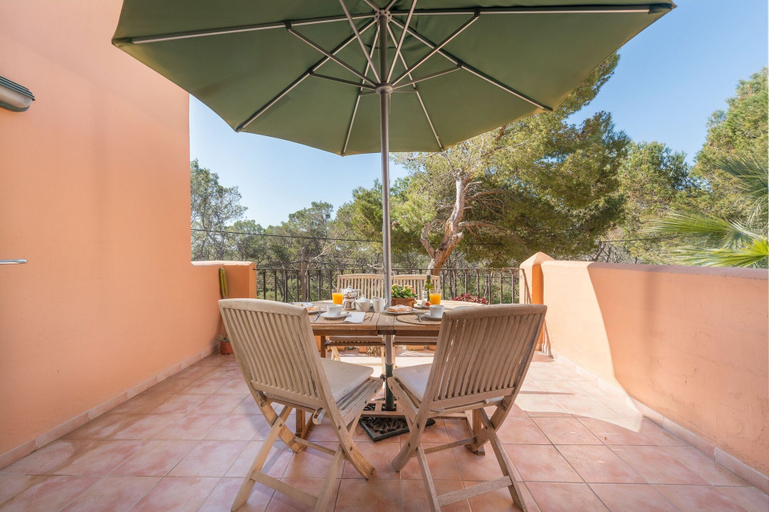 Room 2, Burgit in Santa y With 2 Bedrooms and 1 Bathrooms, Baleares