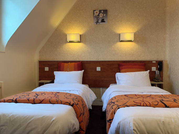 Bedroom 4, Au Petit Vivoin, Sarthe