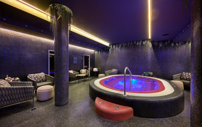 Sport & Beauty 5, Vignette Collection VERNO HOUSE BUDAPEST, Budapesti