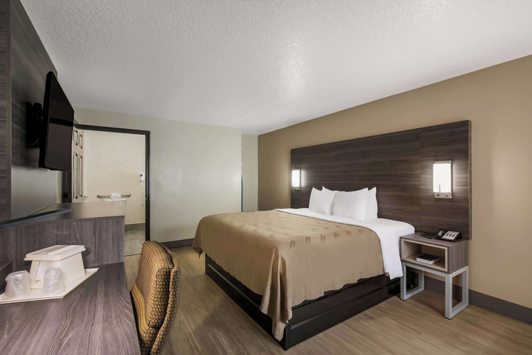 Bedroom 3, Quality Inn Commerce at I-85, Banks