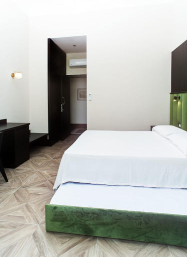 Others 4, FiDa Rooms, Napoli