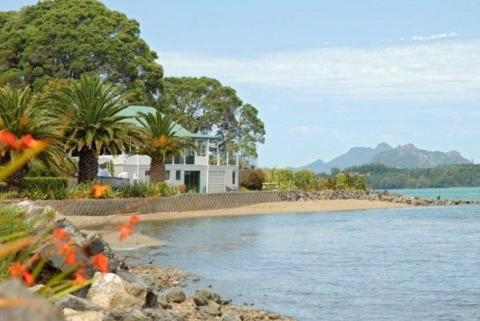 Others 3, Breeze Inn, Whangarei