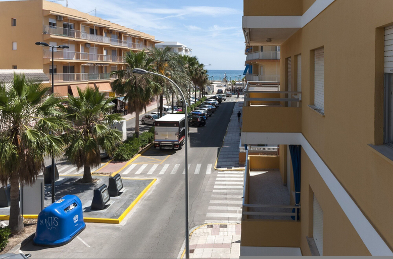 Room 4, River in Daim s With 2 Bedrooms and 1 Bathrooms, Valencia