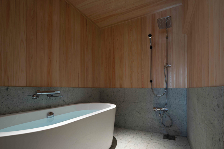 Bathroom 22