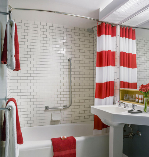Bathroom 3, Lakehouse at High Peaks Resort, Essex